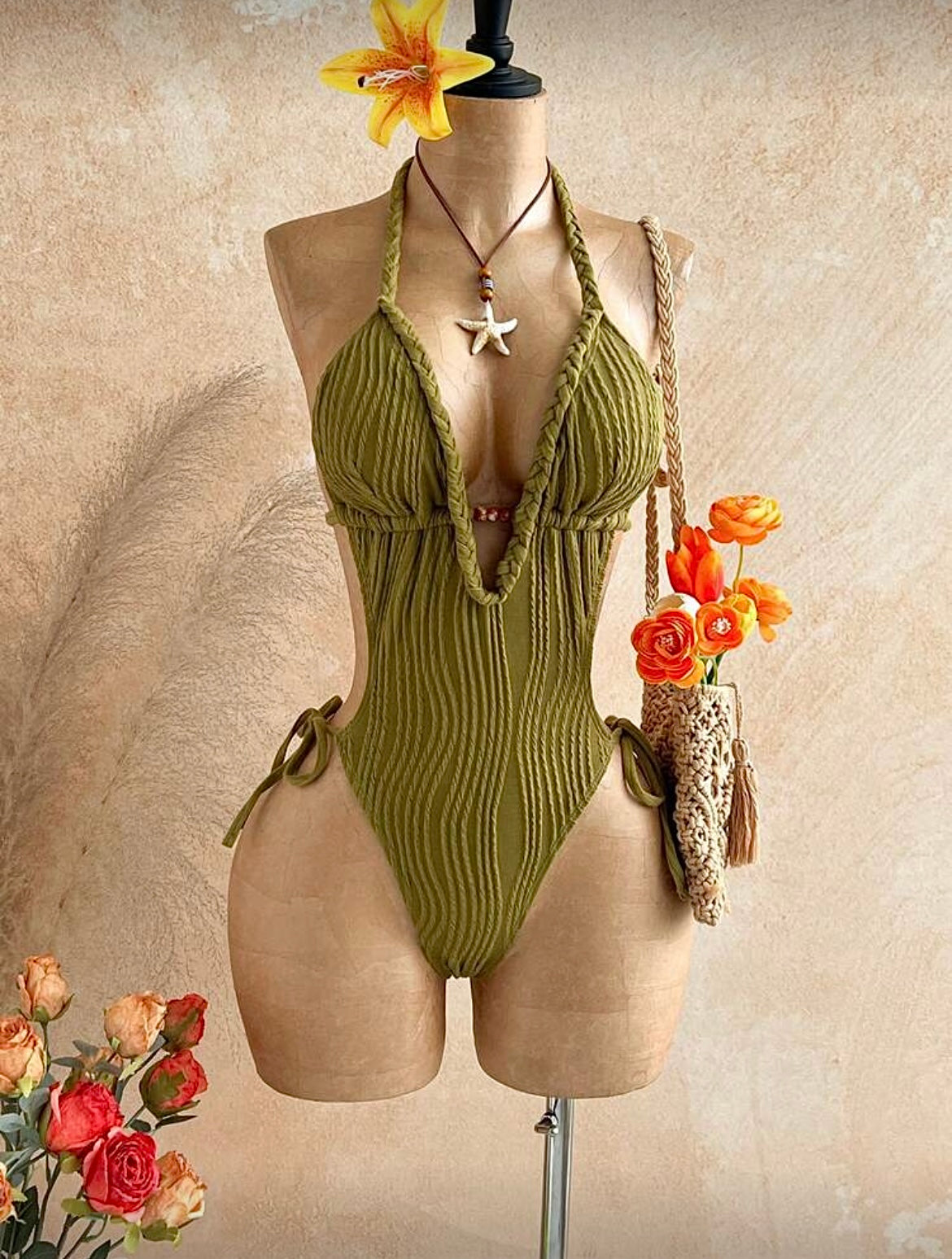 Women’s 1pcs swimsuit (monikini)